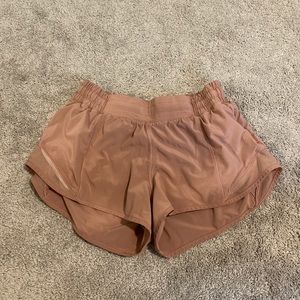 Lululemon Hotty Hot Shorts (2.5 in)